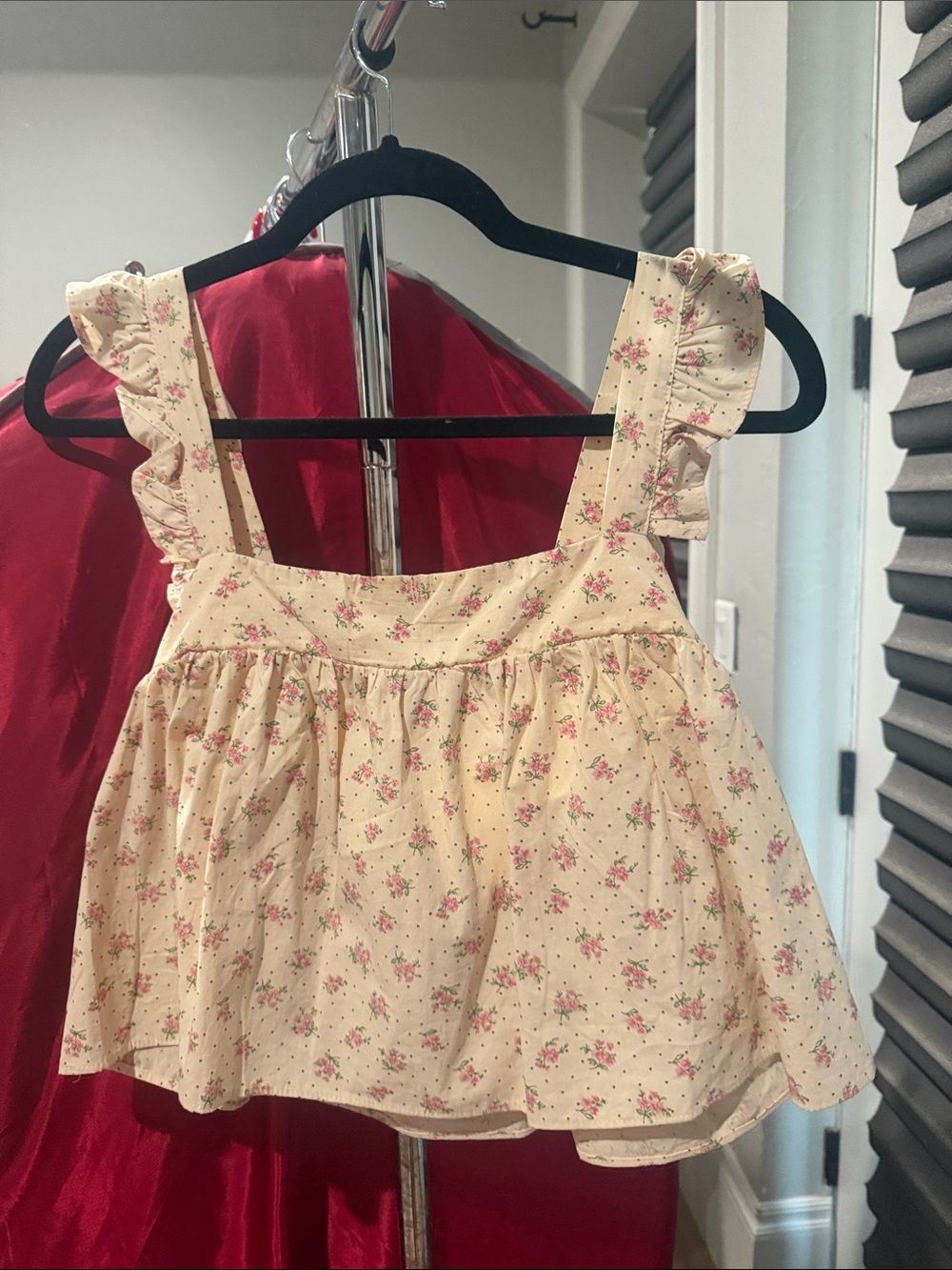 Floral Ruffle-Strap crop' Cream Top